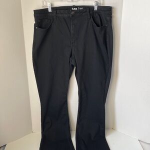 Lee  Women's Size 18 Long Black Boot Cut Jeans Regular fit Mid Rise